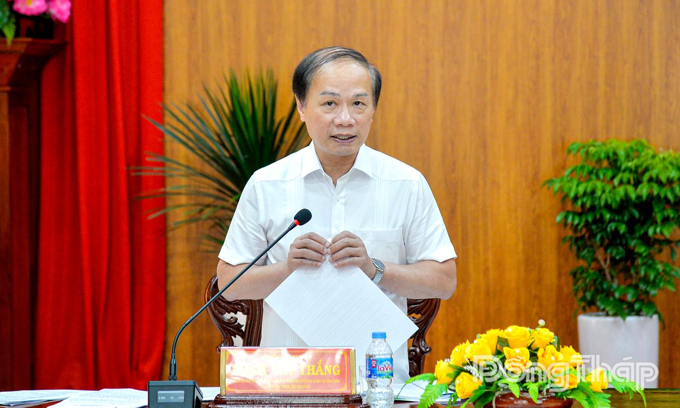 Đồng chí Phạm Tất Thắng, Ủy viên Ban Chấp hành Trung ương Đảng, Phó Trưởng ban Tuyên giáo và Dân vận Trung ương, Phó Trưởng ban Thường trực Ban Chỉ đạo Trung ương phát biểu tại buổi làm việc.