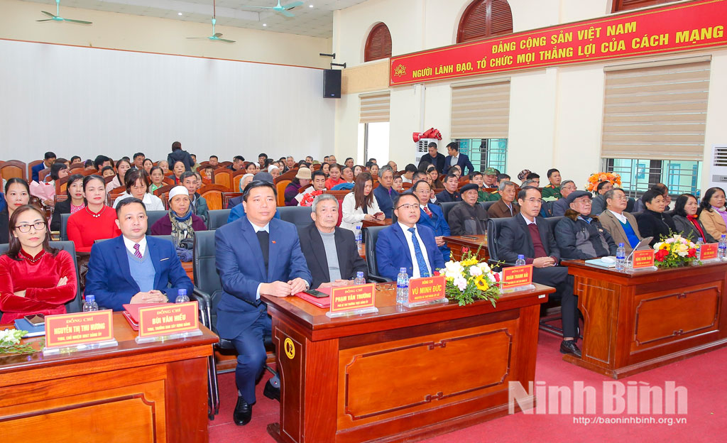 Các đại biểu dự chương trình.