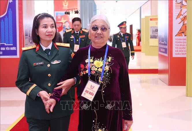 Ch&uacute; th&iacute;ch ảnh