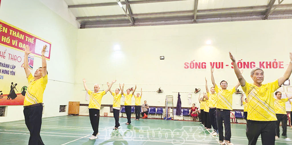 Môn tập dưỡng sinh cổ truyền thái cực trường sinh đạo thu hút đông đảo hội viên Câu lạc bộ Lê Quý Đôn luyện tập.