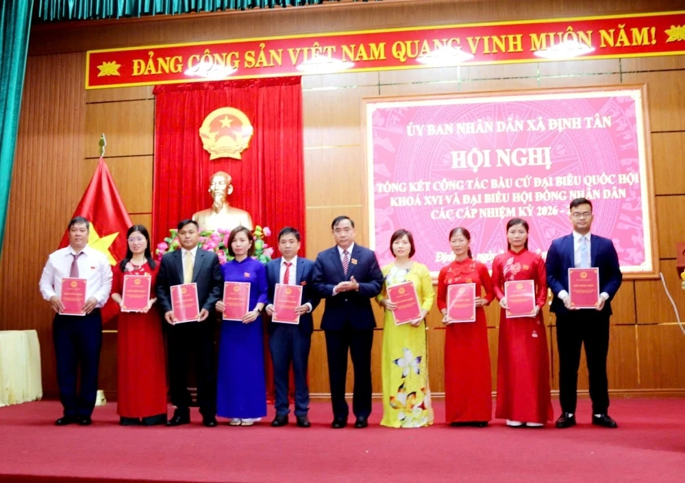 Xã Định Tân tổng kết công tác bầu cử ĐBQH khóa XVI và HĐND các cấp