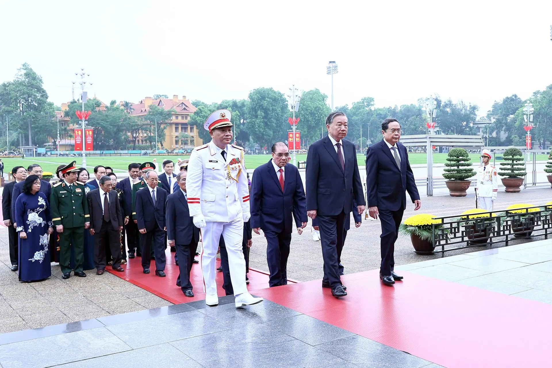Viết tiếp bản hùng ca thời đại Hồ Chí Minh