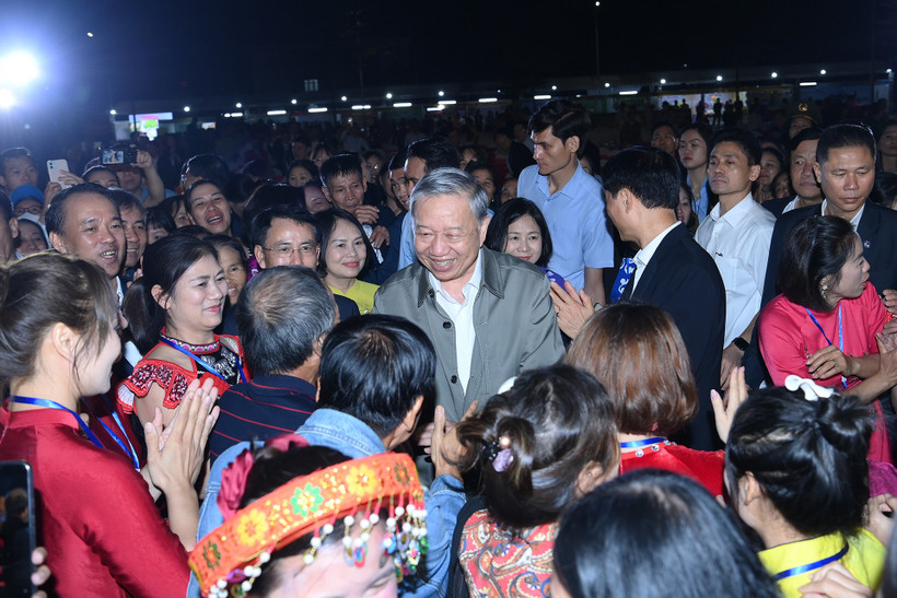 Tổng Bí thư Tô Lâm dự Ngày hội Đại đoàn kết toàn dân tộc với nhân dân phường Thượng Cát, thành phố Hà Nội. (Ảnh ĐĂNG KHOA)