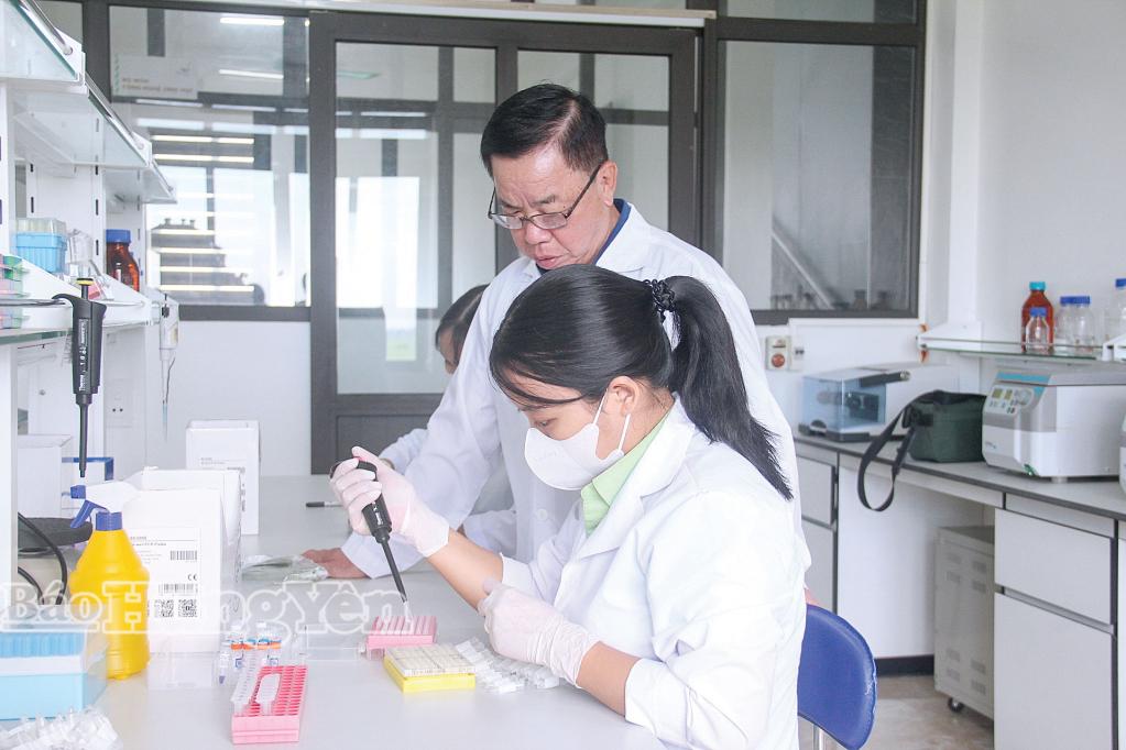 Anh hùng Lao động thời kỳ đổi mới Trần Mạnh Báo là chủ nhiệm của hàng chục đề tài/ dự án nghiên cứu khoa học cấp nhà nước do ThaiBinh Seed chủ trì và phối hợp thực hiện.