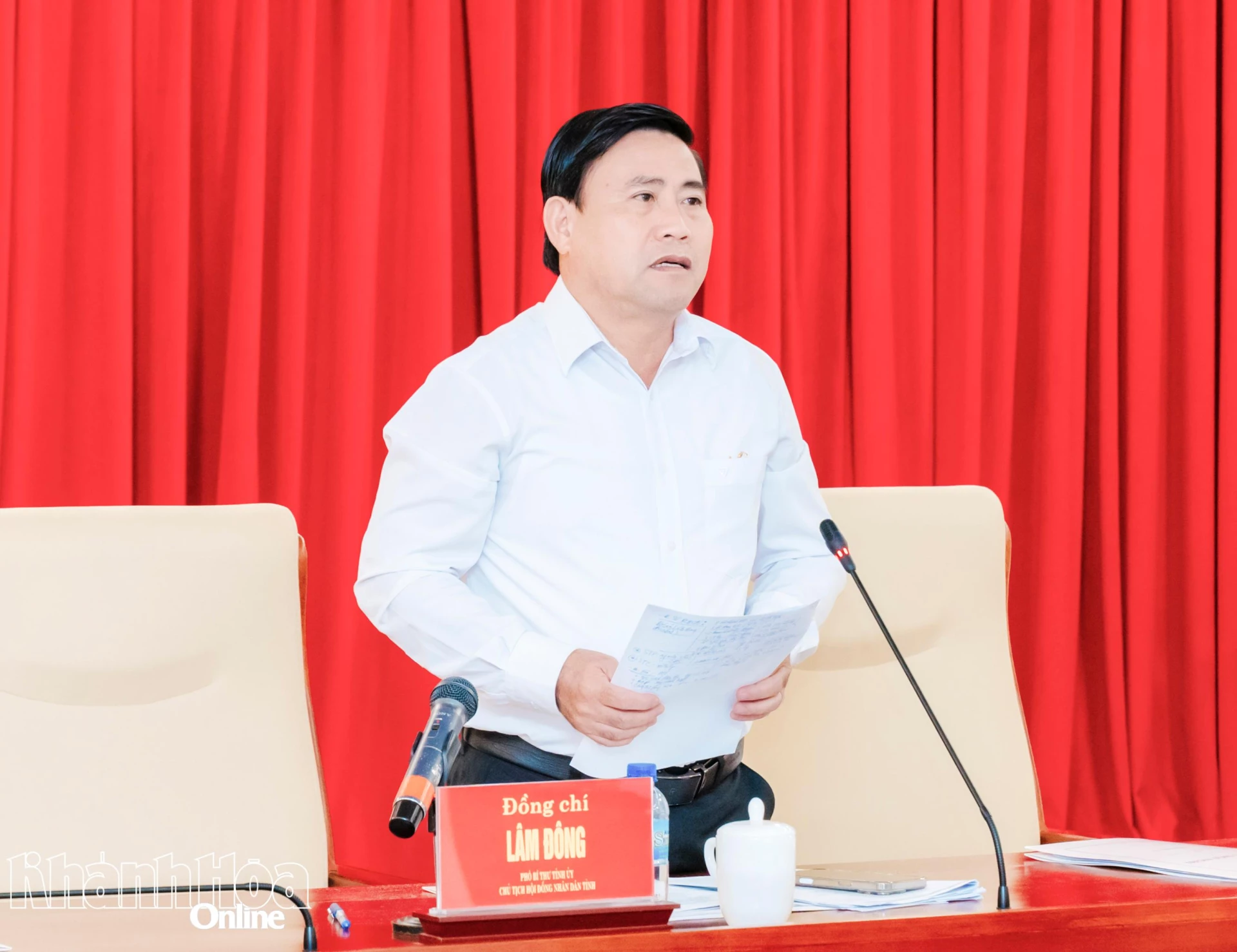 Đồng chí Lâm Đông phát biểu chỉ đạo tại hội nghị.