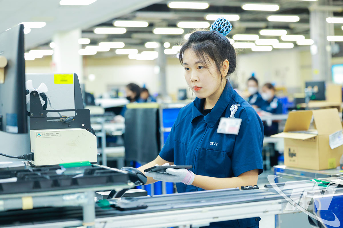 Công ty TNHH Samsung Electronics Việt Nam Thái Nguyên hiện đang sử dụng 87.000 lao động, tạo việc làm gián tiếp cho hơn 3.000 lao động tại các doanh nghiệp phụ trợ.
