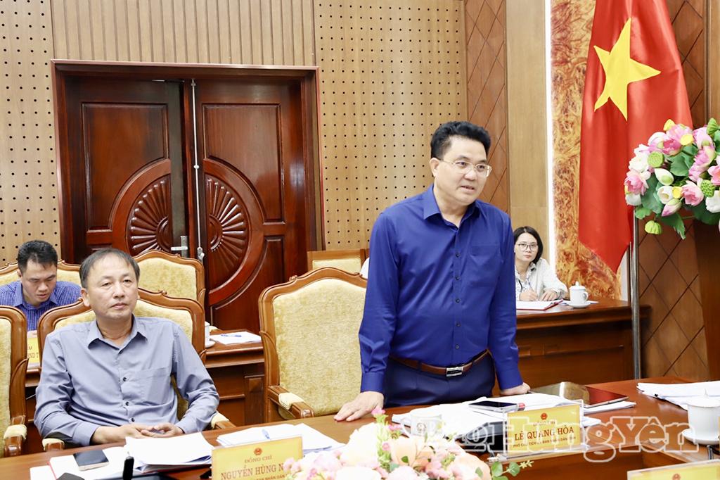 Đồng ch&iacute; Ph&oacute; Chủ tịch UBND tỉnh L&ecirc; Quang H&ograve;a ph&aacute;t biểu tại cuộc họp.