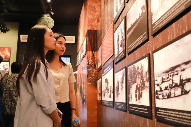 Triển l&atilde;m trưng b&agrave;y chuy&ecirc;n đề &ldquo;Thời thanh xu&acirc;n tr&ecirc;n tuyến đường 1C huyền thoại&rdquo; - Ảnh 15.