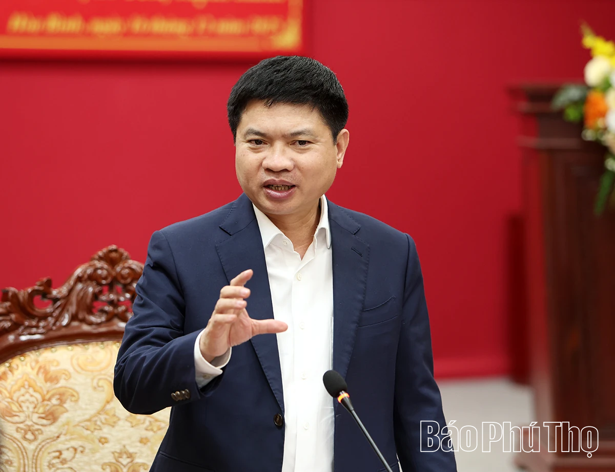 Bí thư Tỉnh ủy Trương Quốc Huy làm việc với Thường trực Đảng ủy các phường: Hòa Bình, Thống Nhất, Tân Hòa, Kỳ Sơn và xã Thịnh Minh