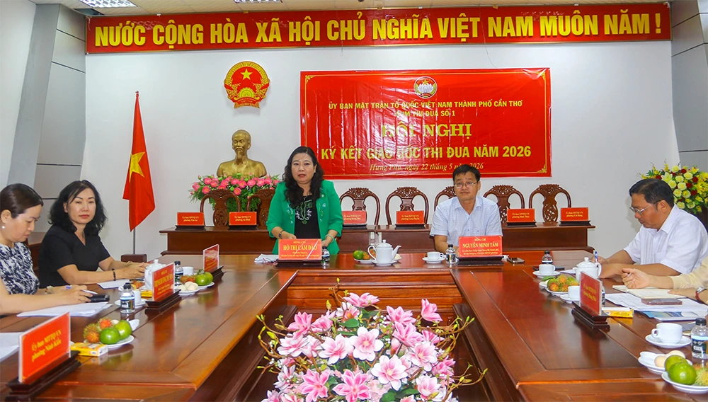 Cụm thi đua số 1 của Ủy ban MTTQVN TP Cần Thơ ký kết giao ước thi đua năm 2026 bà Hồ Thị Cẩm Đào phát biểu tại buổi ký kết giao ước thi đua năm 2026