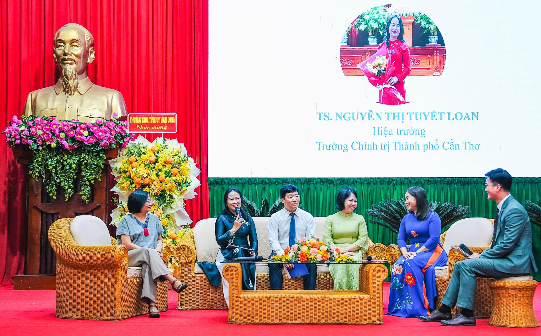 Hội thảo khoa học Phát triển đội ngũ cán bộ nữ lãnh đạo, quản lý vùng ĐBSCL trong thời kỳ mới do Tỉnh ủy Vĩnh Long phối hợp với Học viện Chính trị quốc gia Hồ Chí Minh tổ chức.