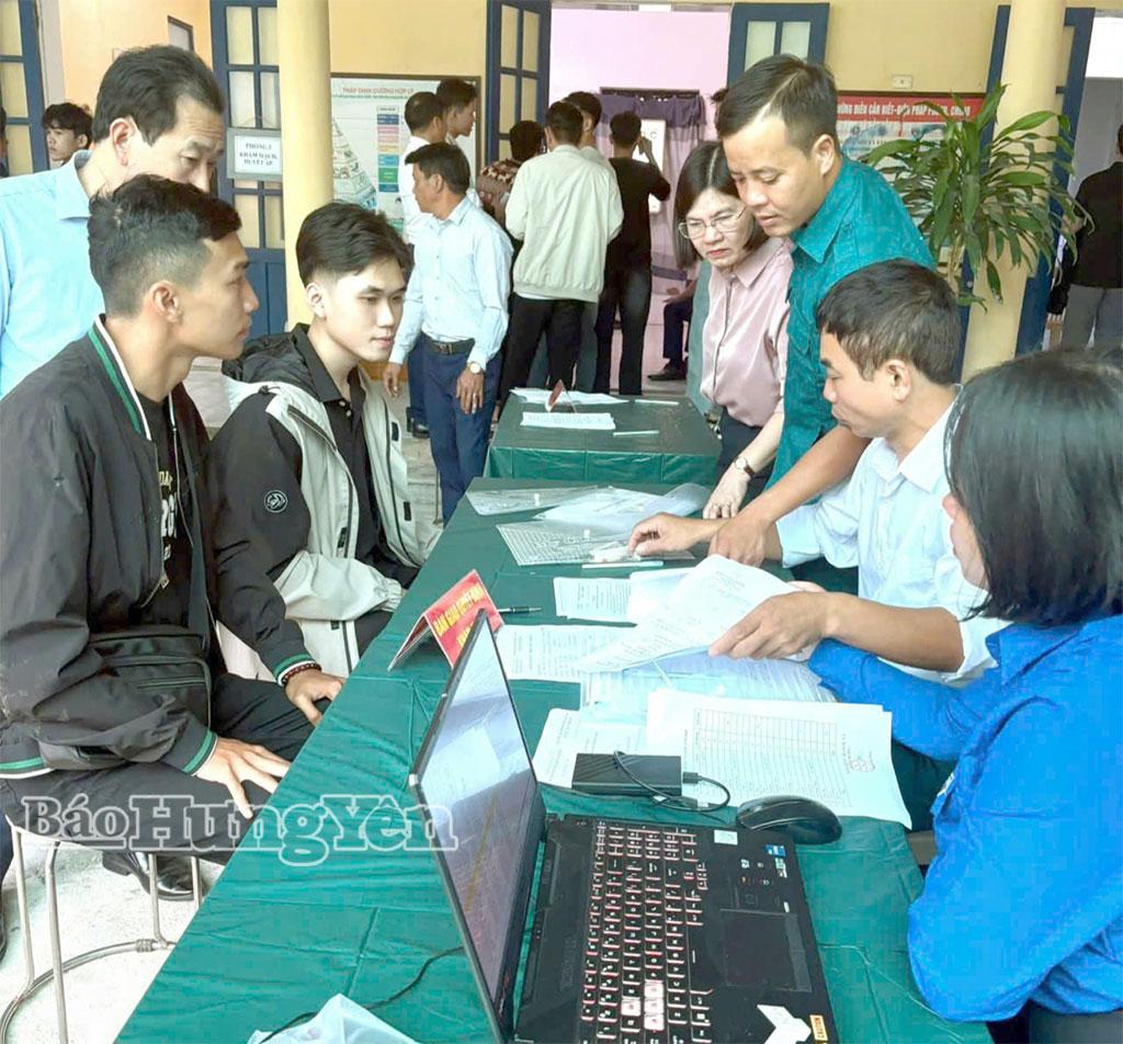 Thanh niên xã Thụy Anh tham gia khám sơ tuyển nghĩa vụ quân sự năm 2026.