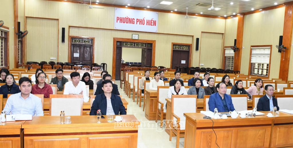 Các đại biểu dự tập huấn tại điểm cầu phường Phố Hiến.