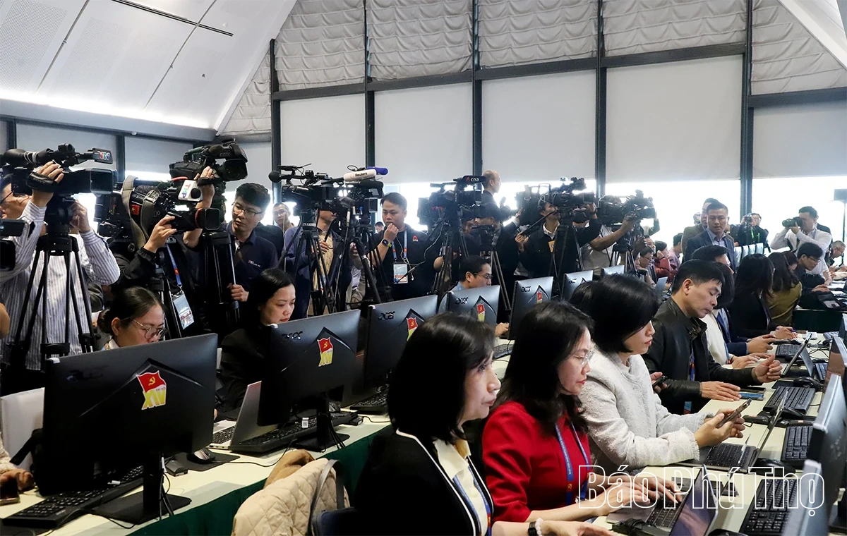 Khai trương Trung t&acirc;m B&aacute;o ch&iacute; phục vụ Đại hội XIV của Đảng