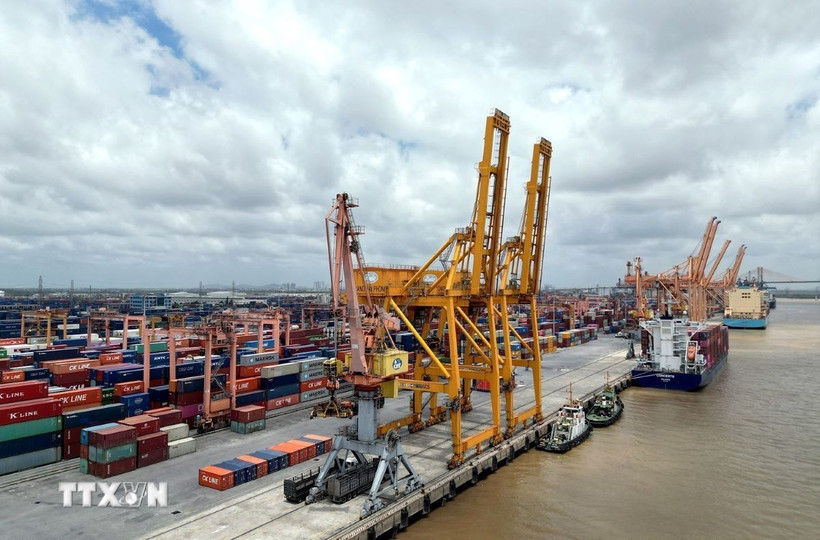 Thủ tướng chỉ đạo đẩy mạnh một số nhiệm vụ trọng tâm thực hiện mục tiêu tăng trưởng kinh tế năm 2026. (Ảnh: TTXVN)