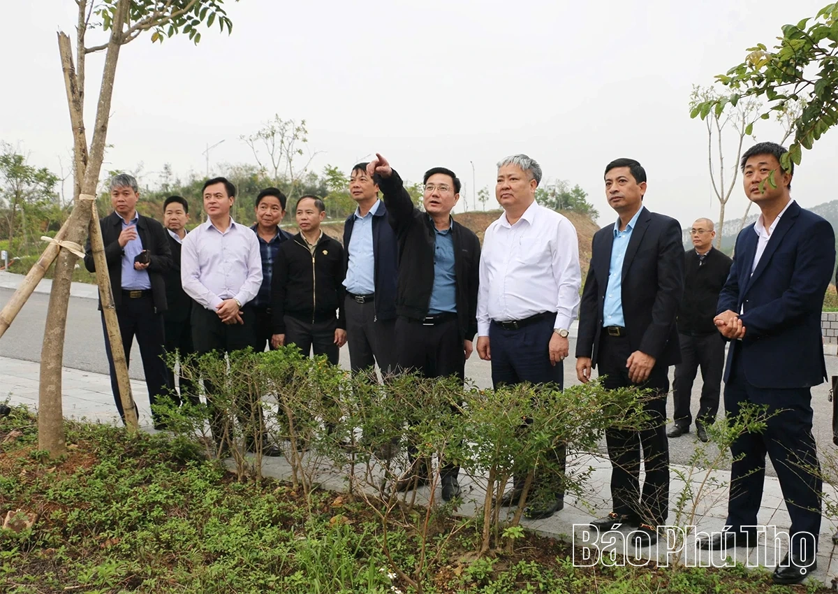 Phó Chủ tịch UBND tỉnh Vũ Việt Văn kiểm tra tiến độ các dự án tại xã Lương Sơn và Liên Sơn