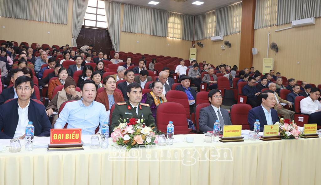 Các đại biểu dự kỳ họp thứ 4, HĐND phường Phố Hiến khóa I, nhiệm kỳ 2021 - 2026.