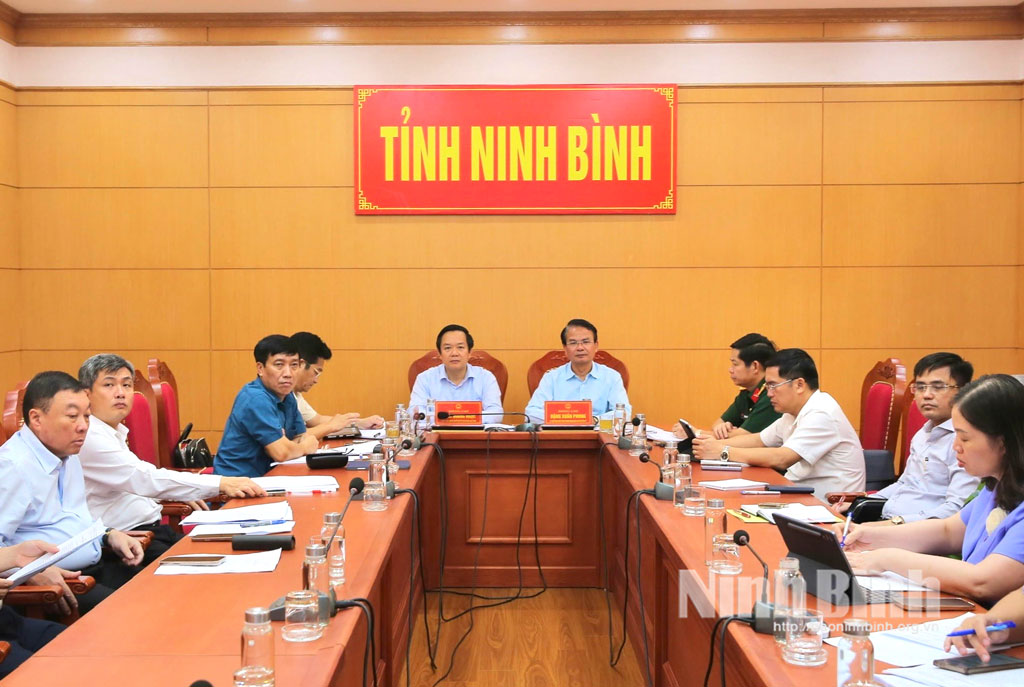Các đại biểu dự hội nghị tại điểm cầu tỉnh Ninh Bình.