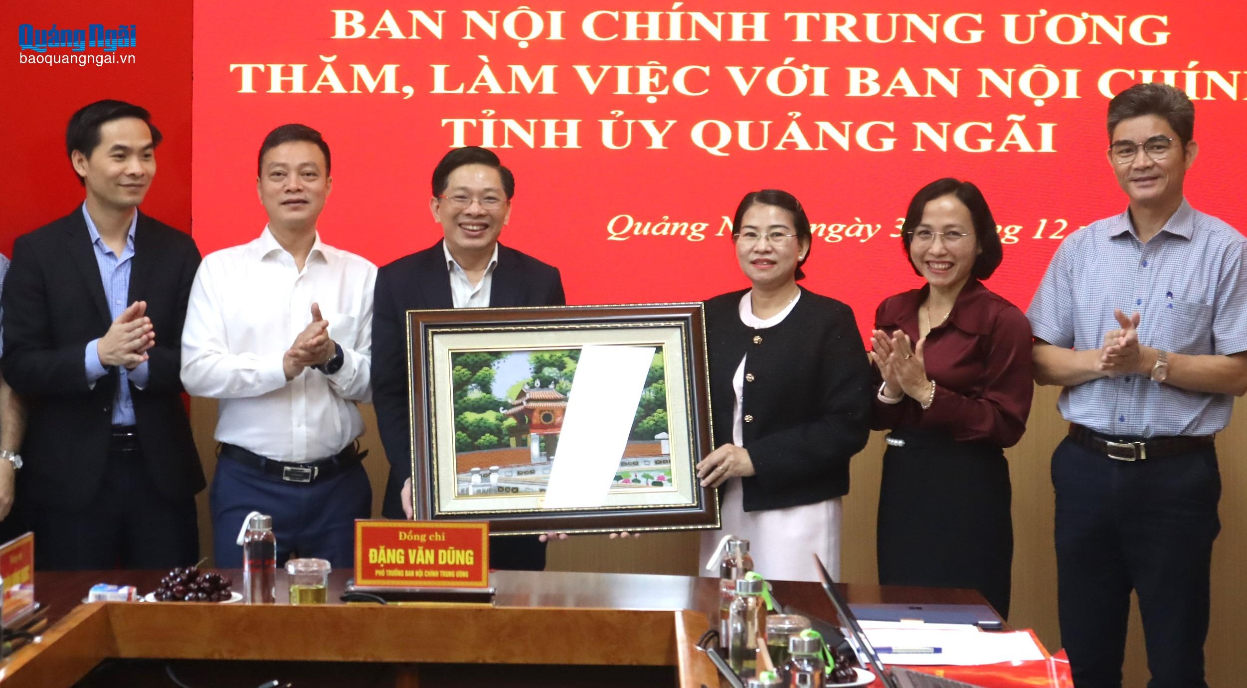 B&aacute;o v&agrave; Ph&aacute;t thanh, Truyền h&igrave;nh Quảng Ng&atilde;i