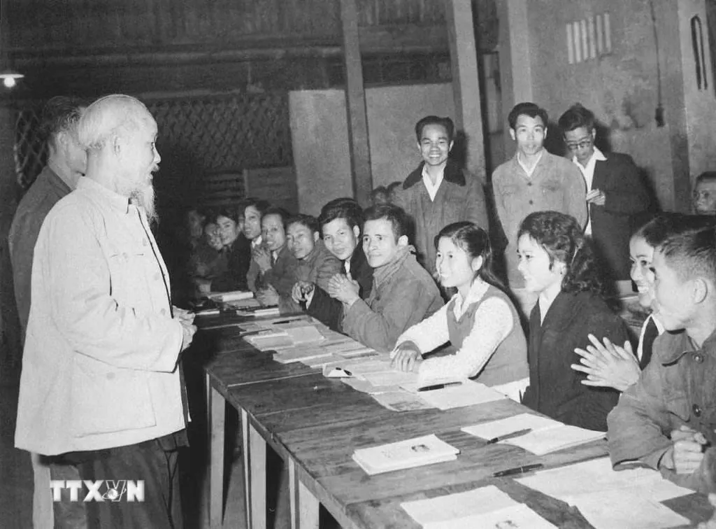 Chủ tịch Hồ Chí Minh: Cả một đời vì đất nước, vì nhân dân