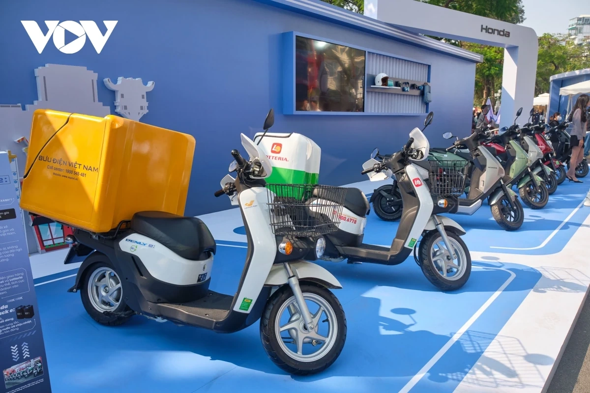 Honda Việt Nam ra mắt xe m&aacute;y điện UC3 v&agrave; c&ocirc;ng bố ch&iacute;nh s&aacute;ch b&aacute;n h&agrave;ng cho CUV e: