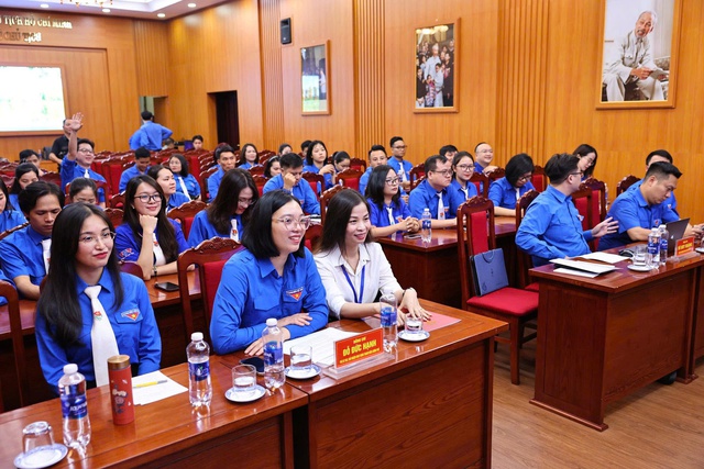 Nhà báo trẻ tiêu biểu thuộc Đoàn Thanh niên Chính phủ báo công dâng Bác- Ảnh 4. Nhà báo trẻ tiêu biểu thuộc Đoàn Thanh niên Chính phủ báo công dâng Bác- Ảnh 4.