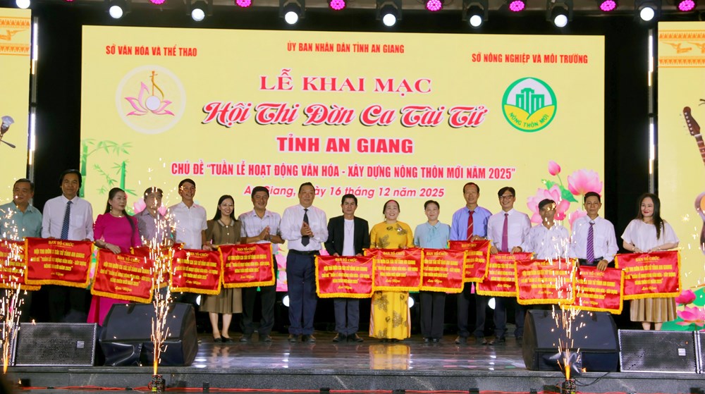 Khai mạc Hội thi Đờn ca tài tử tỉnh An Giang năm 2025 - Ảnh 1.
