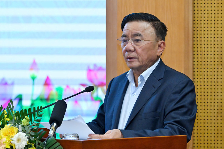 Thường trực Ban Bí thư Trần Cẩm Tú đánh giá cao và biểu dương thành tích, kết quả của Ban Chỉ đạo 35 các cấp đã đạt được. (Ảnh: THỦY NGUYÊN ) dc-tct.jpg