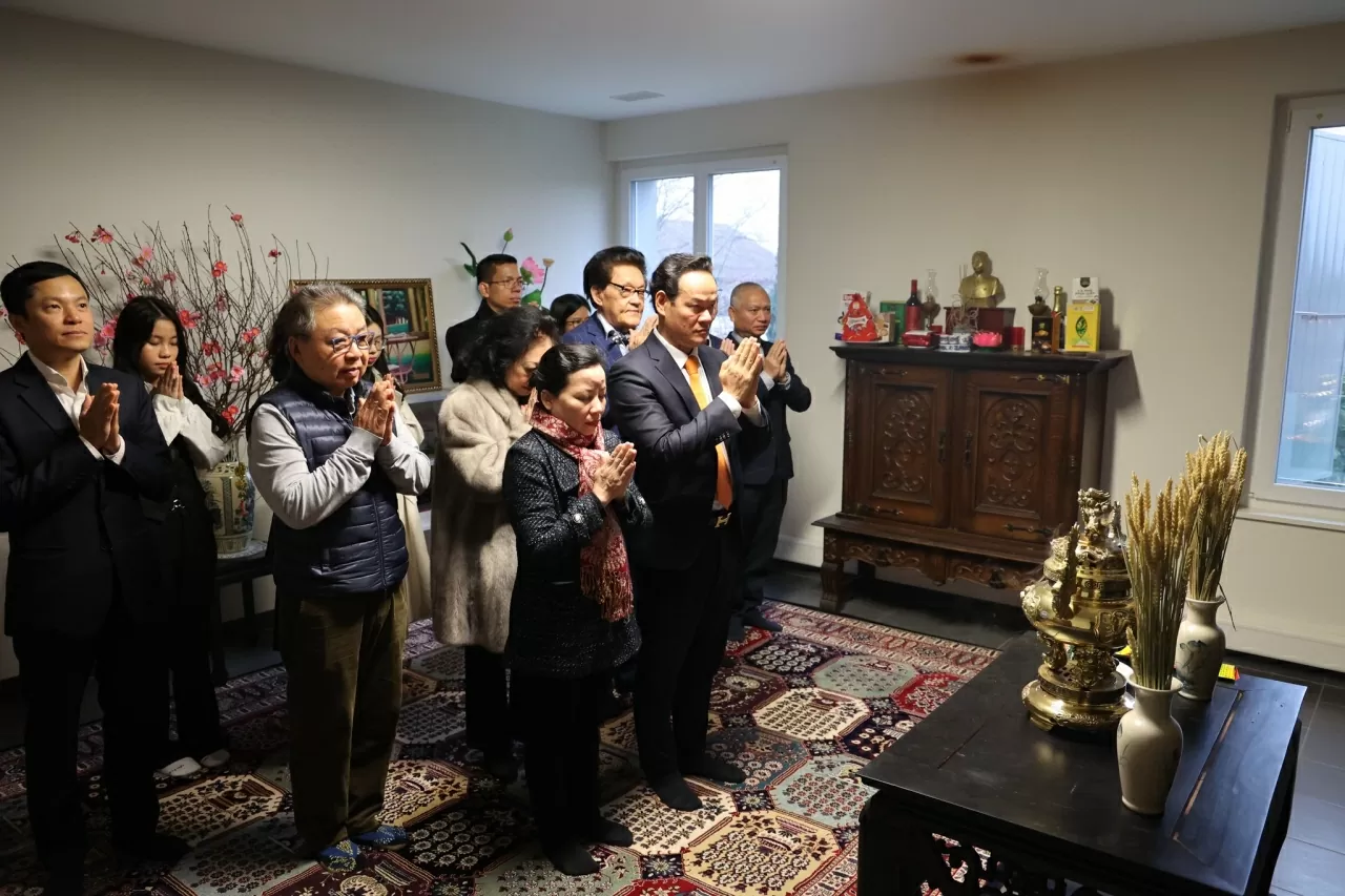 Không khí trang trọng và xúc động tại Tọa đàm tôn vinh Chủ tịch Hồ Chí Minh tại Geneva Không khí trang trọng và xúc động tại Tọa đàm tôn vinh Chủ tịch Hồ Chí Minh tại Geneva