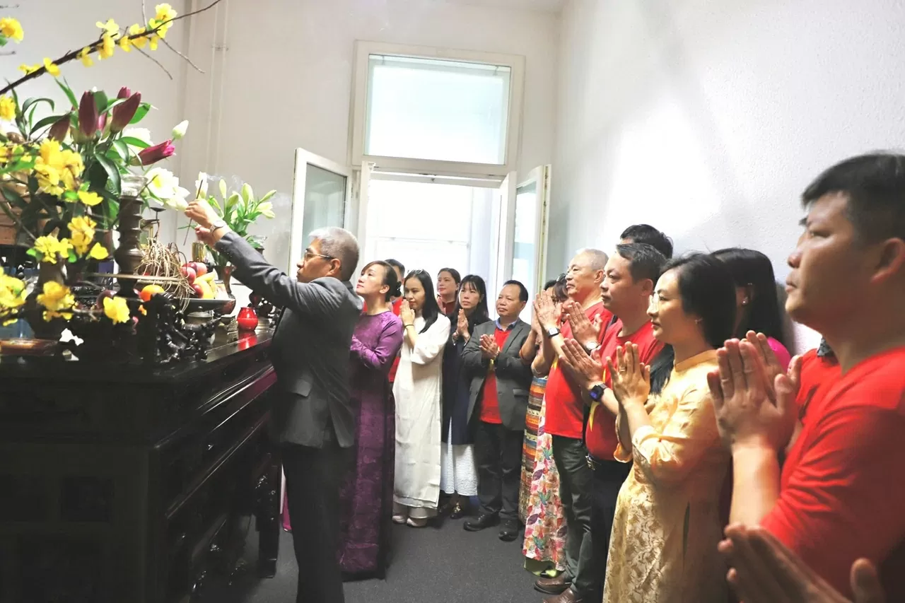 Đảng ủy tại Đức tổ chức sinh hoạt chuyên đề về Chủ tịch Hồ Chí Minh Đảng ủy tại Đức tổ chức sinh hoạt chuyên đề về Chủ tịch Hồ Chí Minh