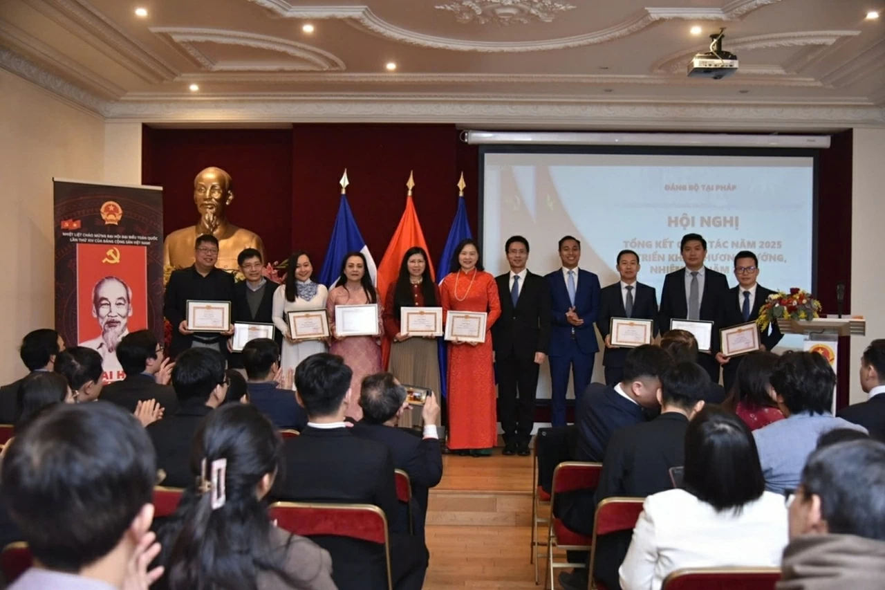 Lễ kỷ niệm 96 năm ng&agrave;y th&agrave;nh lập Đảng Cộng sản Việt Nam tại Ph&aacute;p