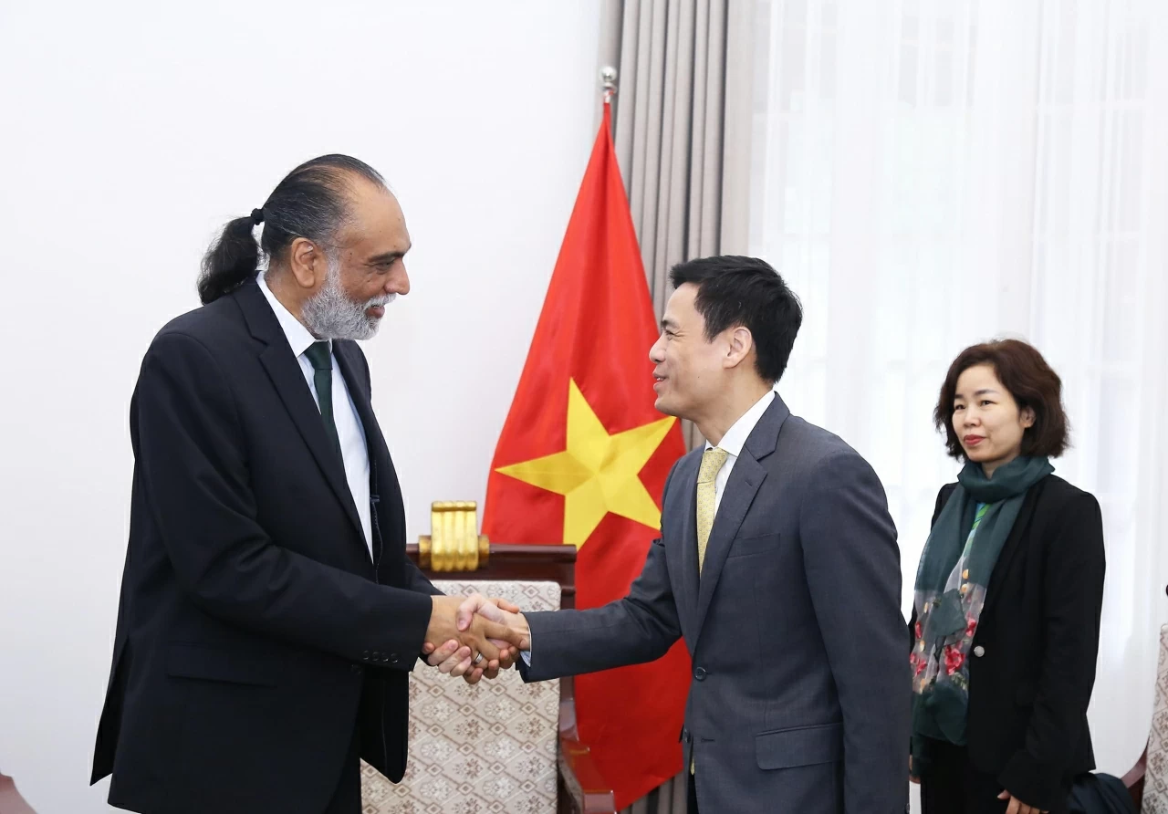 Thứ trưởng Ngoại giao Đặng Ho&agrave;ng Giang tiếp &ocirc;ng Amandeep Singh Gill, Ph&oacute; Tổng Thư k&yacute; Li&ecirc;n hợp quốc. (Ảnh: Th&agrave;nh Long)