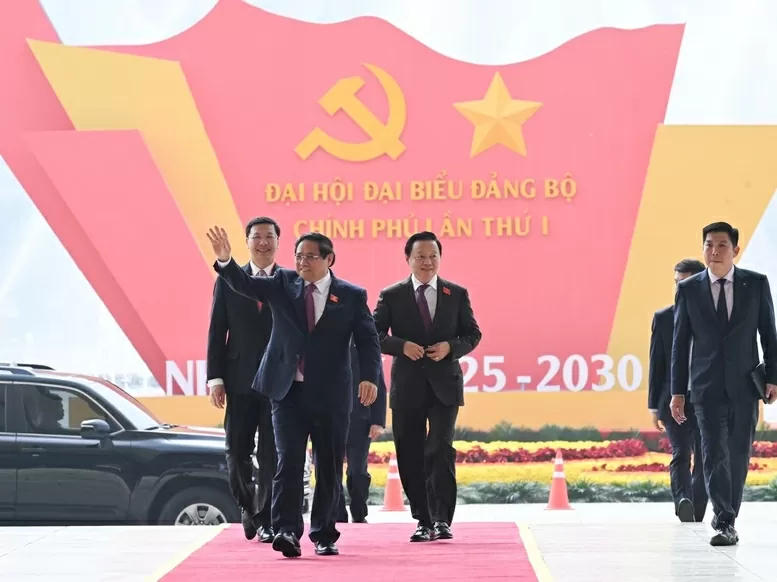 Bí thư Đảng ủy, Thủ tướng Chính phủ Phạm Minh Chính và các đại biểu tới dự phiên trù bị Đại hội. (Nguồn: VGP) Bí thư Đảng ủy, Thủ tướng Chính phủ Phạm Minh Chính và các đại biểu tới dự phiên trù bị Đại hội. (Nguồn: VGP)