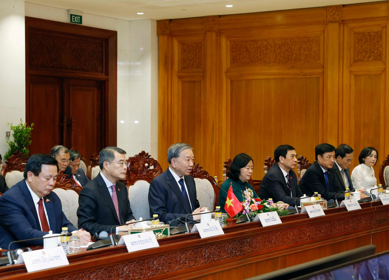 Tổng Bí thư Tô Lâm phát biểu tại cuộc hội kiến Chủ tịch Quốc hội Lào. (Ảnh: Thống Nhất/TTXVN)