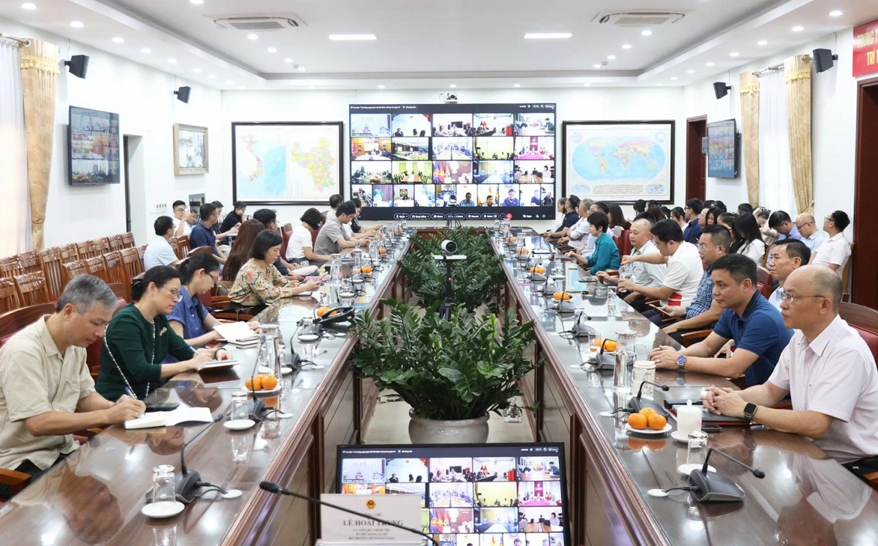 Toàn cảnh buổi nói chuyện “Tư tưởng ngoại giao Hồ Chí Minh với bạn bè quốc tế”. (Ảnh: Thành Long) Toàn cảnh buổi nói chuyện “Tư tưởng ngoại giao Hồ Chí Minh với bạn bè quốc tế”. (Ảnh: Thành Long)