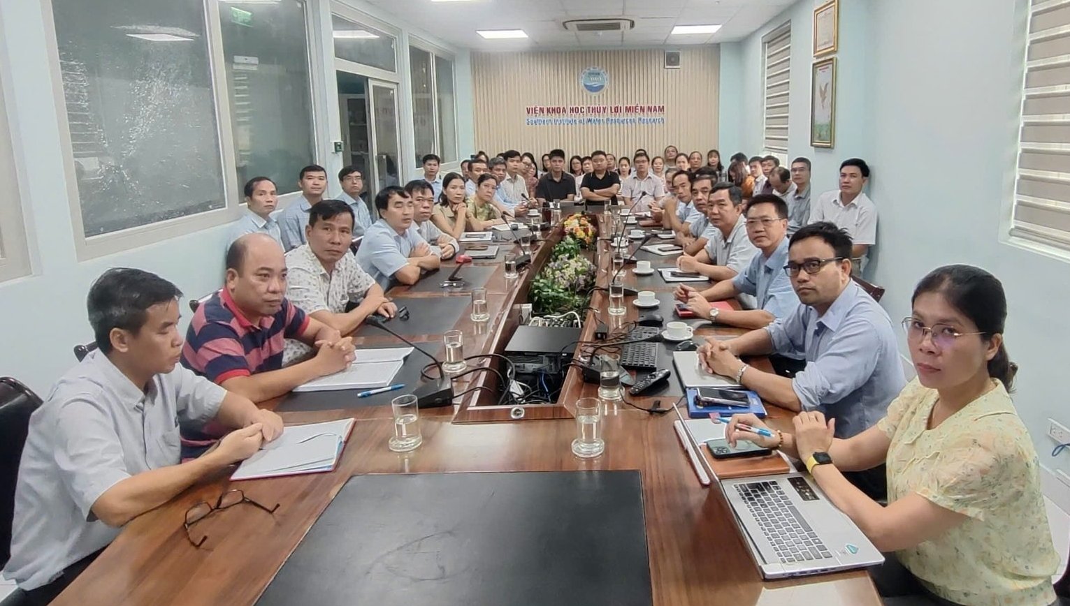 Đảng ủy Viện Khoa học Thủy lợi miền Nam tham dự Hội nghị toàn quốc tập huấn ứng dụng Sổ tay đảng viên điện tử. Ảnh: Lê Tuấn.