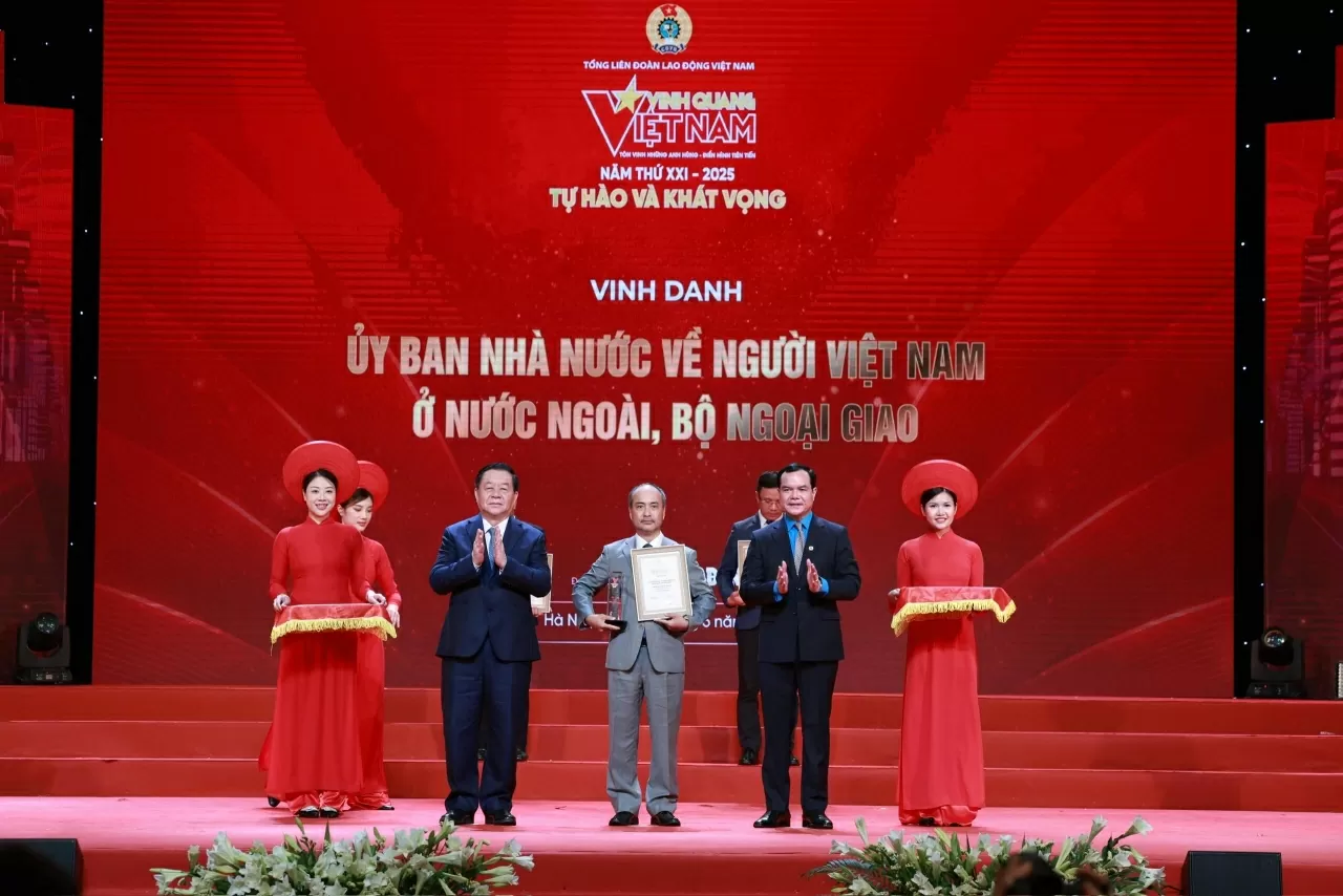 Ngọn lửa thi đua – tôi luyện bản lĩnh ngoại giao Việt Nam