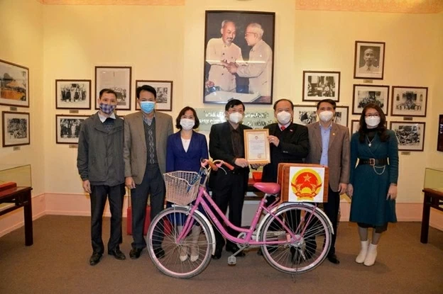 Những 'nhân chứng lịch sử' kể chuyện bầu cử qua các thời kỳ Những 'nhân chứng lịch sử' kể chuyện bầu cử qua các thời kỳ