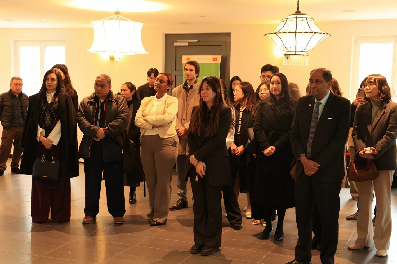 Không khí trang trọng và xúc động tại Tọa đàm tôn vinh Chủ tịch Hồ Chí Minh tại Geneva Không khí trang trọng và xúc động tại Tọa đàm tôn vinh Chủ tịch Hồ Chí Minh tại Geneva