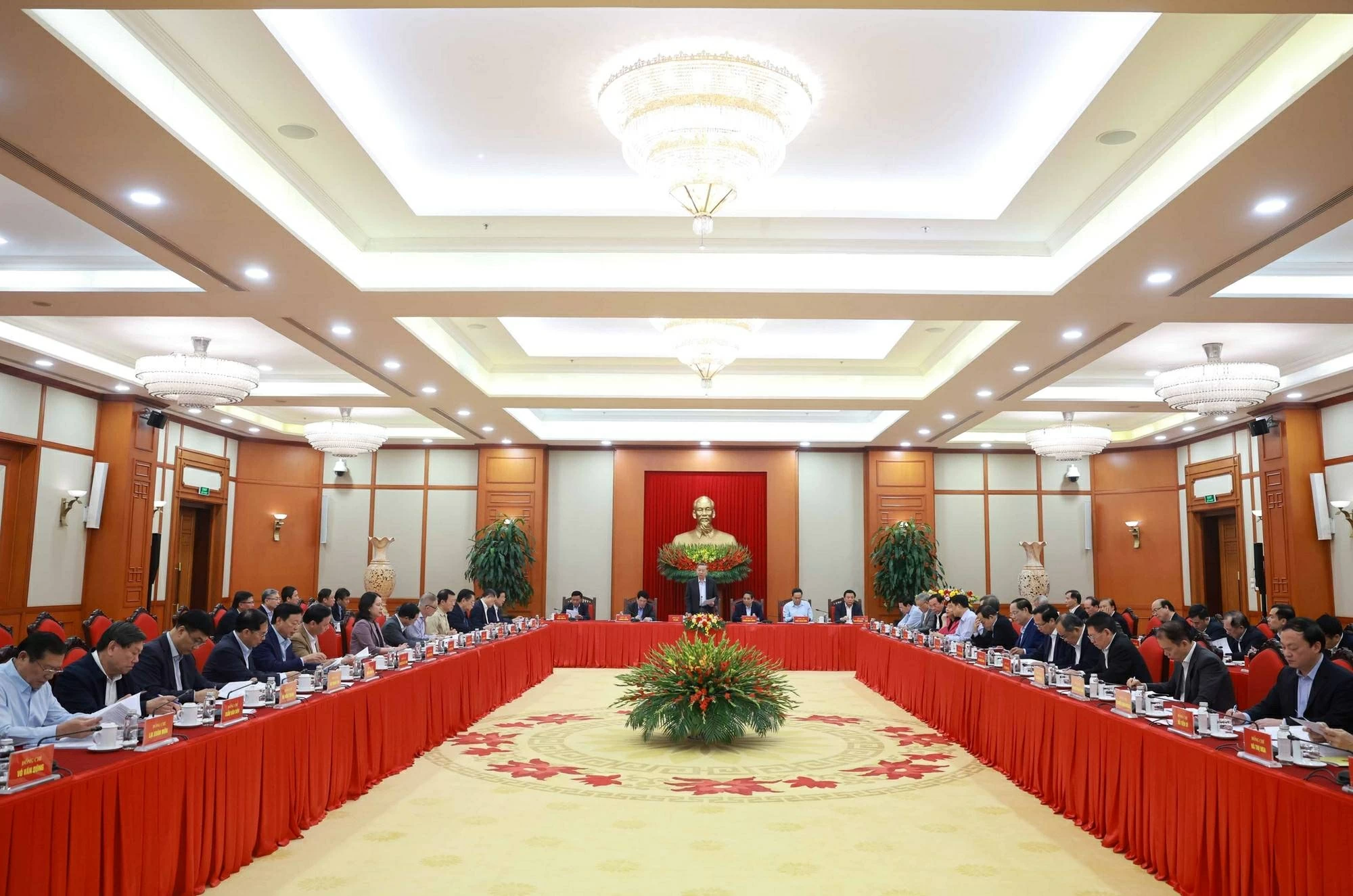 Phi&ecirc;n họp Tiểu ban Văn kiện Đại hội XIV của Đảng. (Ảnh: Thống Nhất/TTXVN)