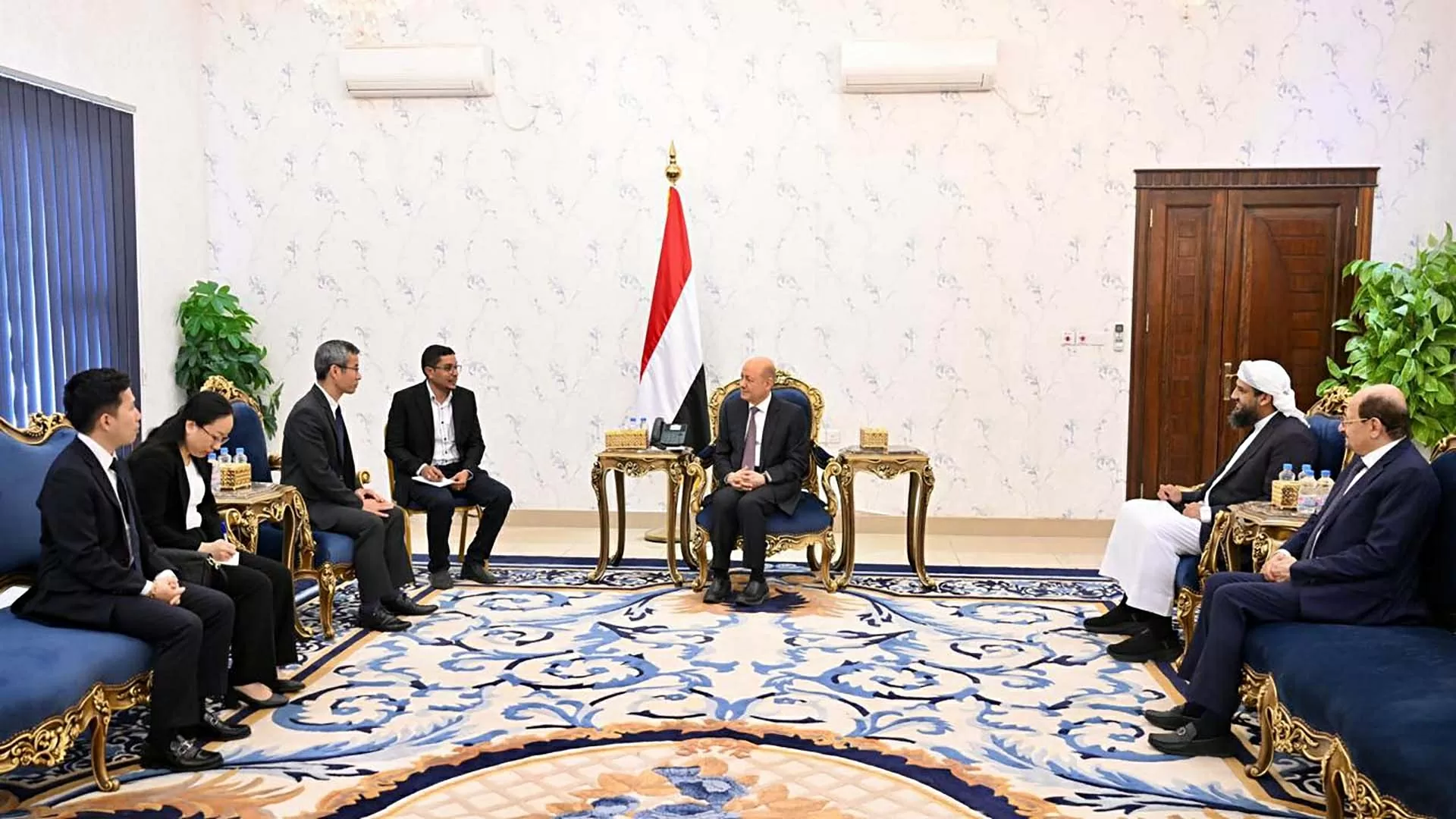 Đại sứ Hoàng Hữu Anh trình Thư ủy nhiệm lên Chủ tịch Hội đồng Tổng thống Yemen