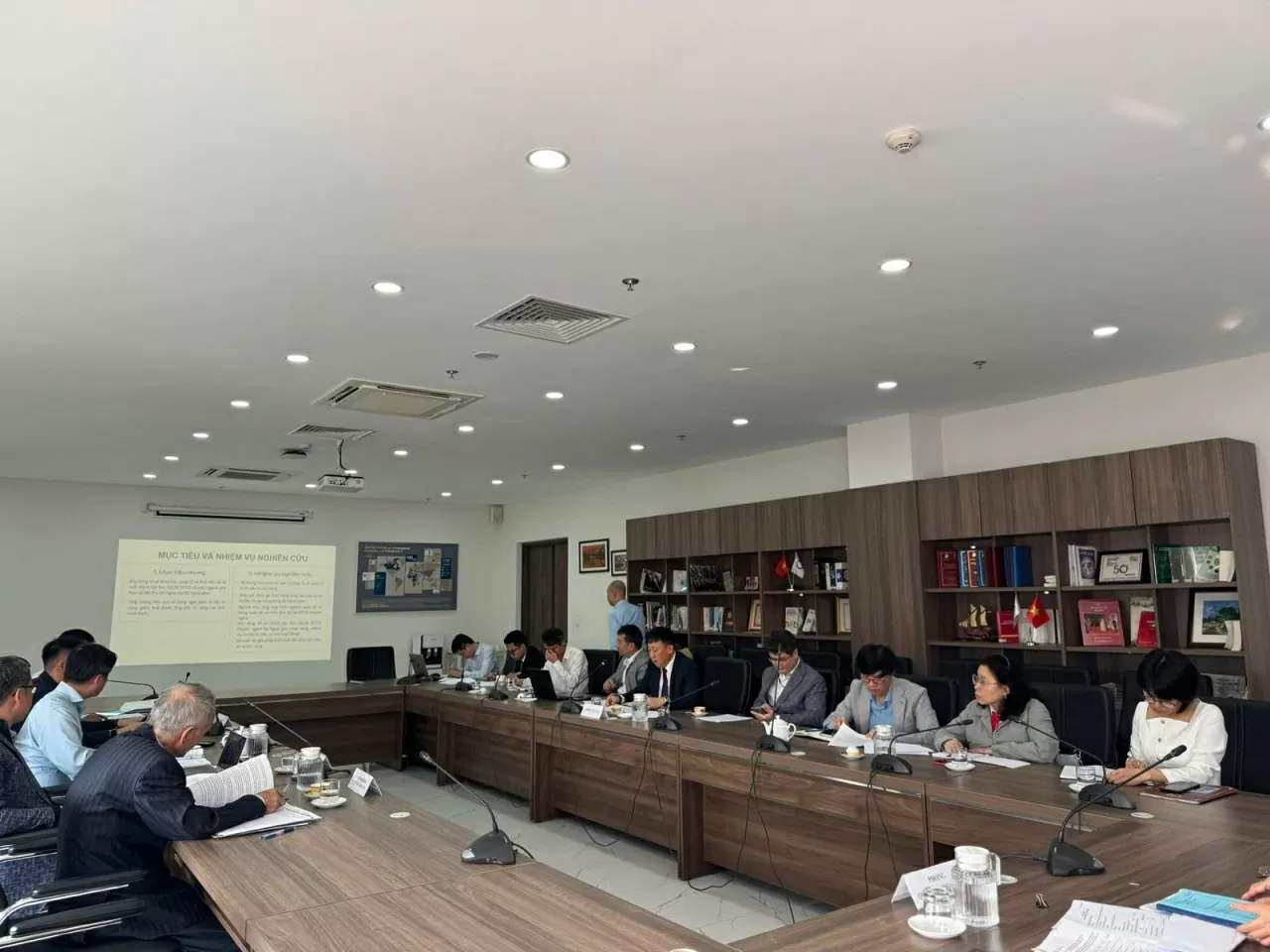 Cục Phục vụ Ngoại giao đoàn bảo vệ thành công đề tài khoa học và công nghệ cấp Bộ Cục Phục vụ Ngoại giao đoàn bảo vệ thành công đề tài khoa học và công nghệ cấp Bộ