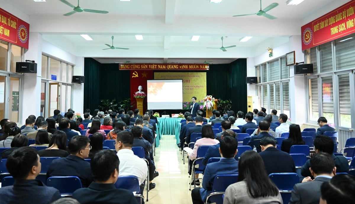 Trong ngày 21-22/11, Đảng ủy Bộ NN-MT tổ chức Hội nghị phổ biến Nghị Quyết và tập huấn nghiệp vụ công tác Đảng năm 2025 tại Vườn Quốc gia Cúc Phương (tỉnh Ninh Bình). Ảnh: Kiều Chi.