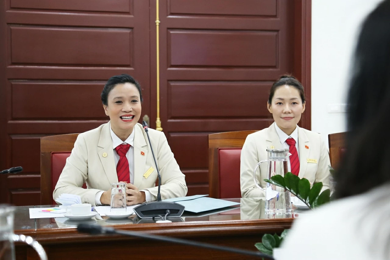 Trưởng đo&agrave;n Nguyễn Thị V&acirc;n Hiền thay mặt đo&agrave;n cảm ơn những căn dặn v&agrave; g&oacute;p &yacute; của Thứ trưởng. (Ảnh: Th&agrave;nh Long)