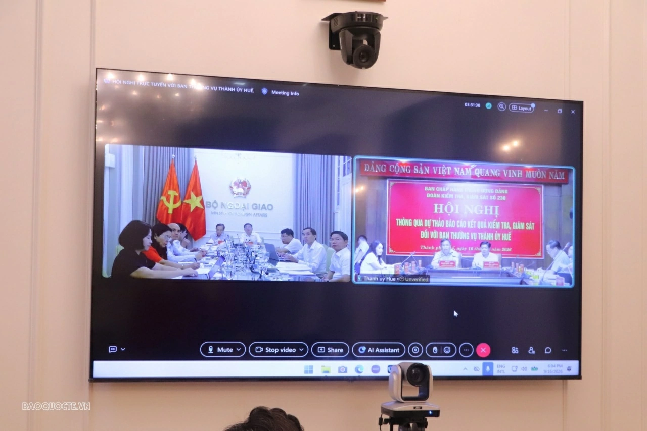 Bộ trưởng Ngoại giao Lê Hoài Trung làm việc với Ban Thường vụ Thành ủy Huế