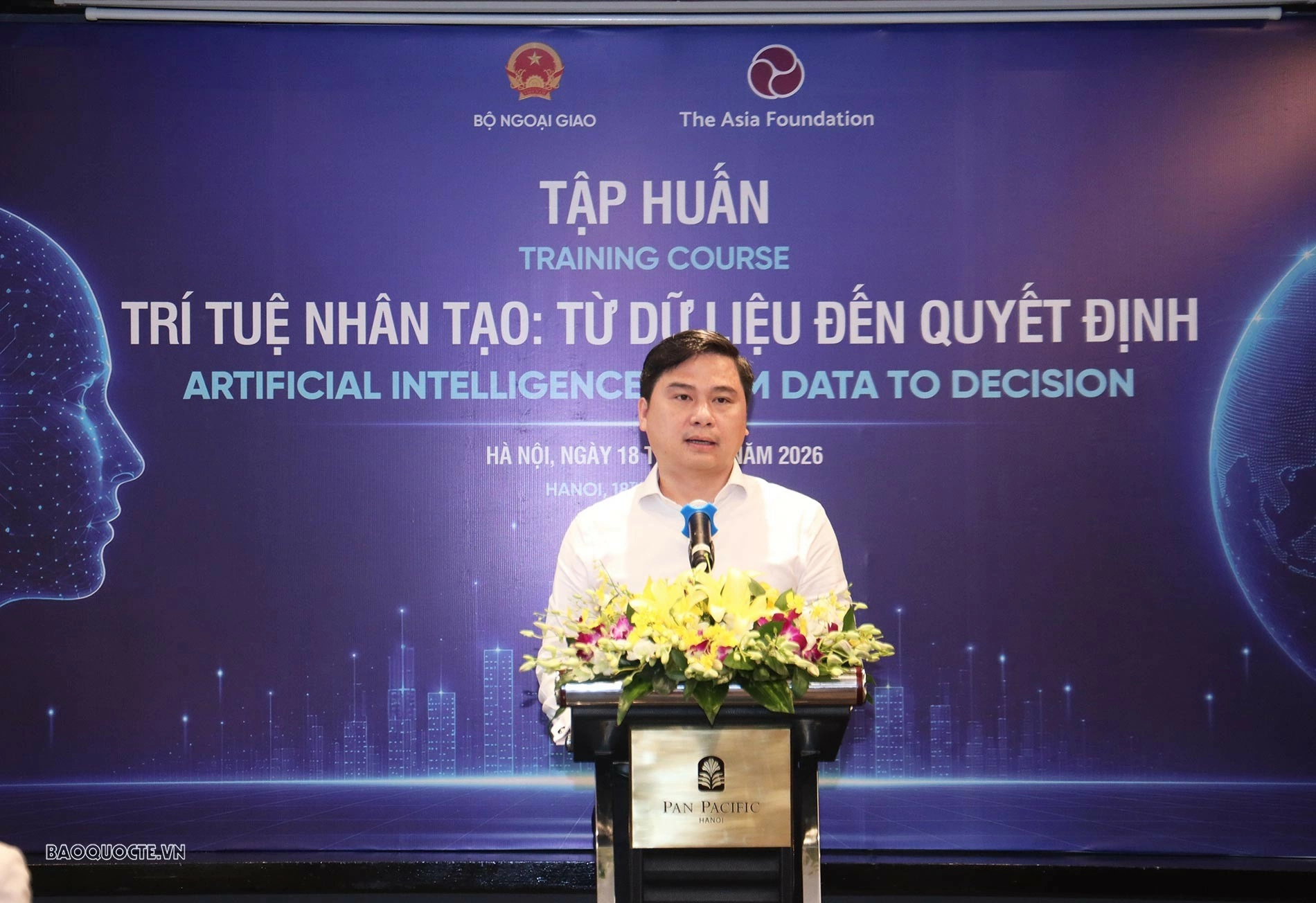 Phó Cục trưởng Cục Ngoại vụ và Ngoại giao Văn hóa Nguyễn Đồng Trung phát biểu chào mừng các học viên tham dự khóa tuấn huấn. (Ảnh: Thành Long)