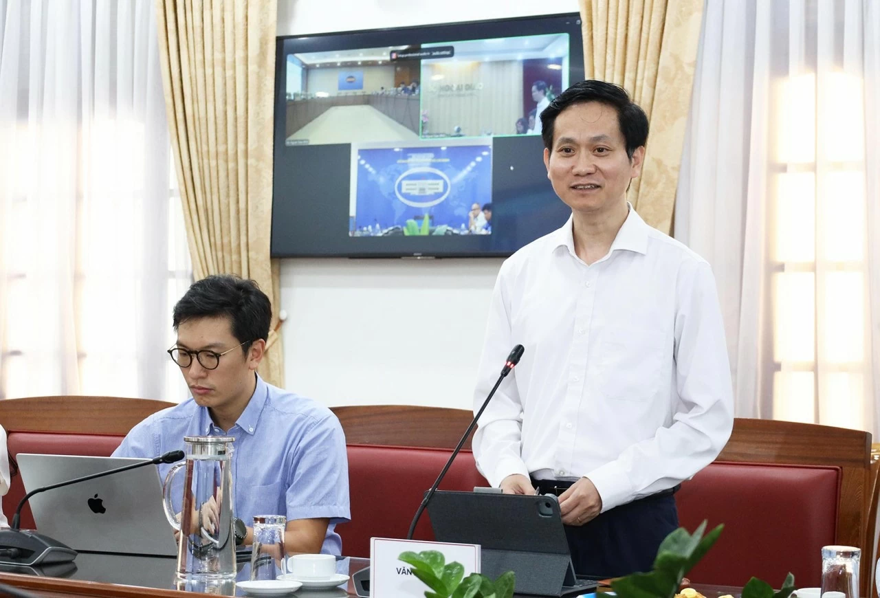 Chánh Văn phòng Bộ Ngoại giao Nguyễn Hoài Nam phát biểu tại Hội thảo. (Ảnh: Thành Long)