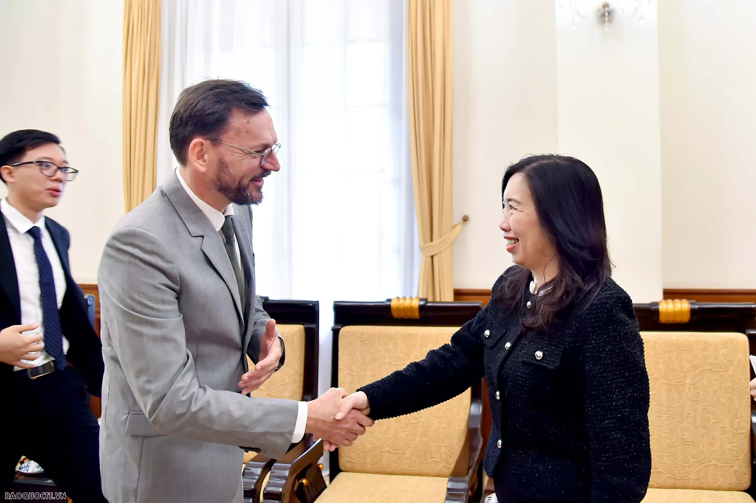 Thứ trưởng Ngoại giao Lê Thị Thu Hằng tiếp Giám đốc Cơ quan Phát triển Pháp (AFD) Thứ trưởng Ngoại giao Lê Thị Thu Hằng tiếp Giám đốc Cơ quan Phát triển Pháp (AFD)