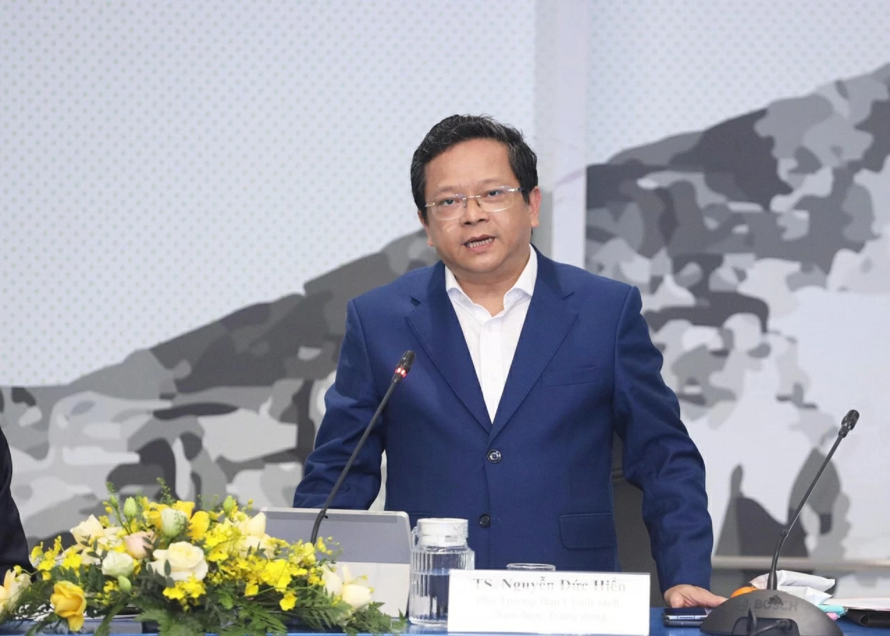 Phó Trưởng ban Chính sách, chiến lược Trung ương Nguyễn Đức Hiển        phát biểu mở đầu Tọa đàm. (Ảnh: Thành Long)