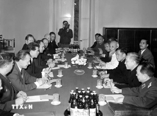 Công tác đối ngoại đảng của Đảng ta trong tiến trình cách mạng Việt Nam Công tác đối ngoại đảng của Đảng ta trong tiến trình cách mạng Việt Nam